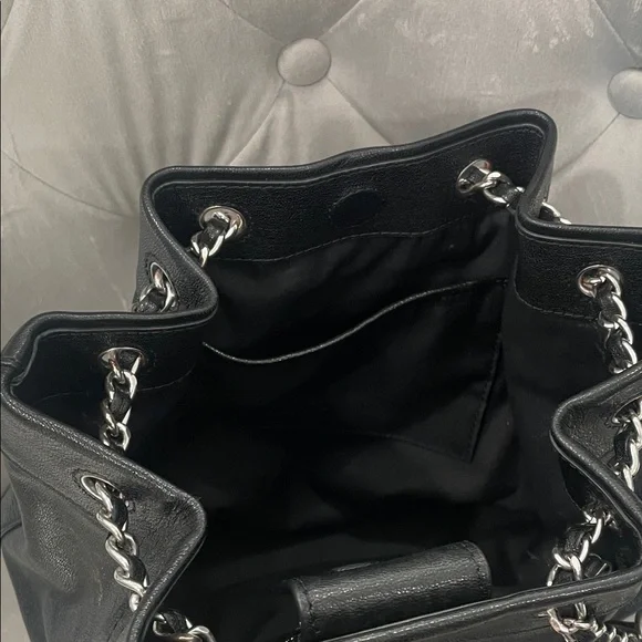 TORY BURCH Black Leather Tote Bag - Picture 7 of 11